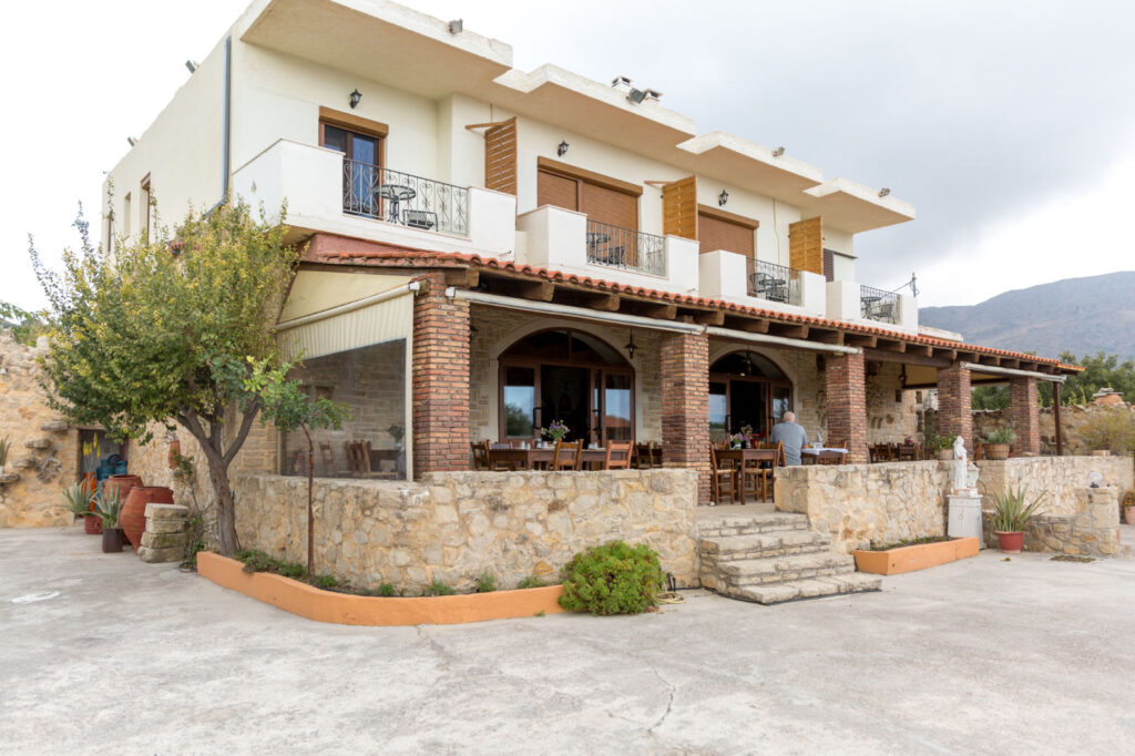 Aravanes Thronos village, traditional tavern